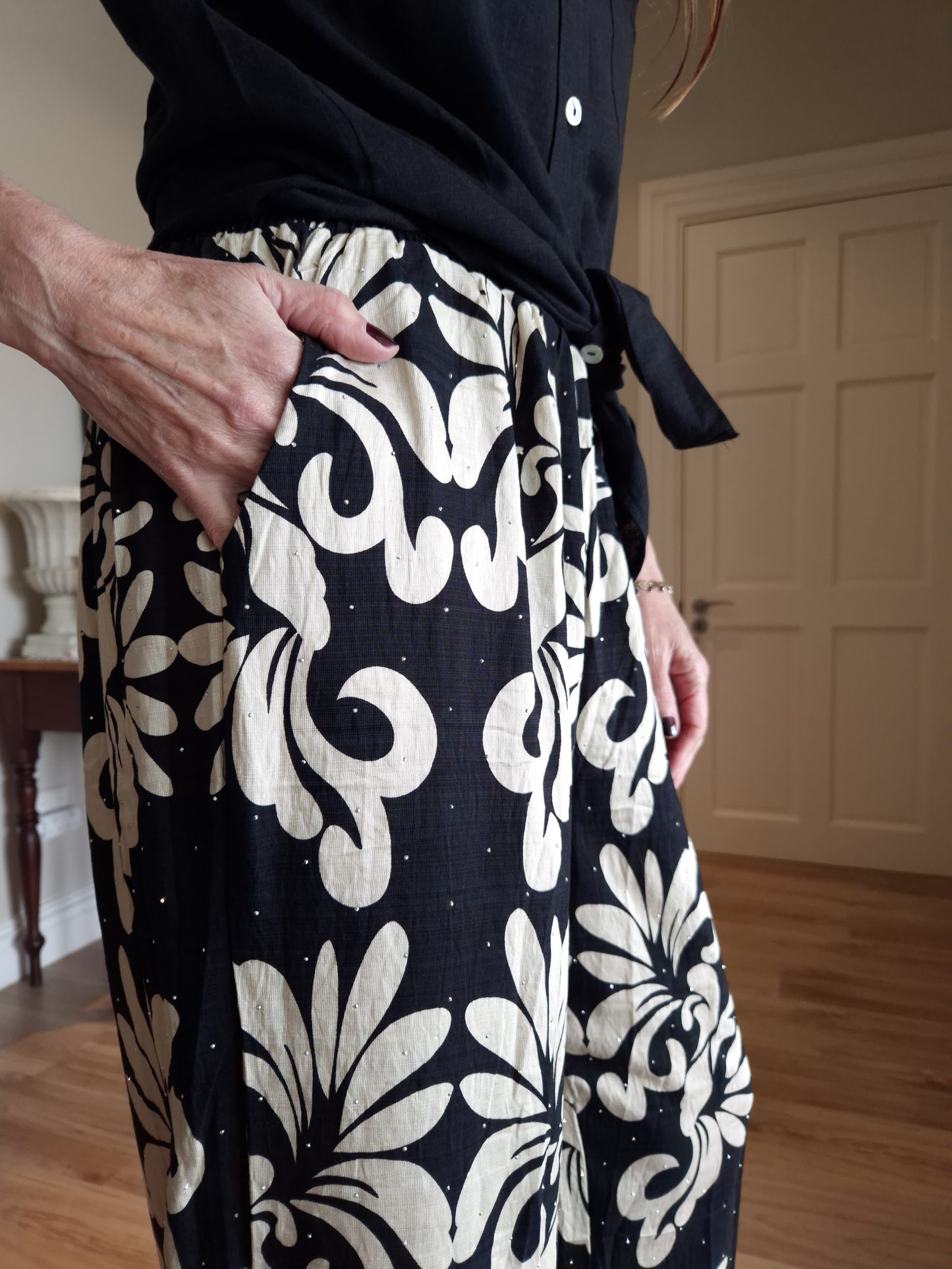 Black & Cream patterned pant