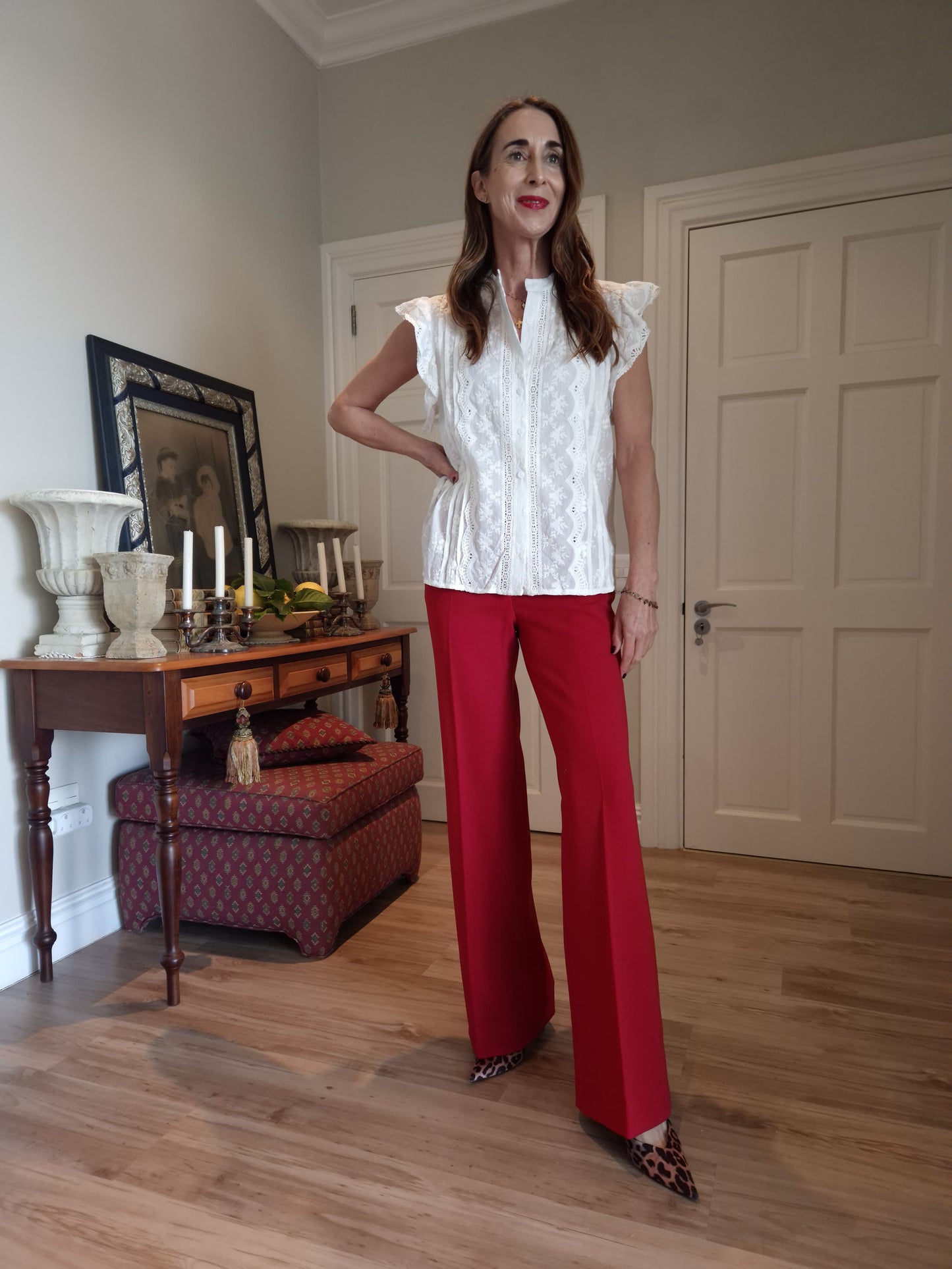 Cotton lace & embroidery detail sleeveless blouse