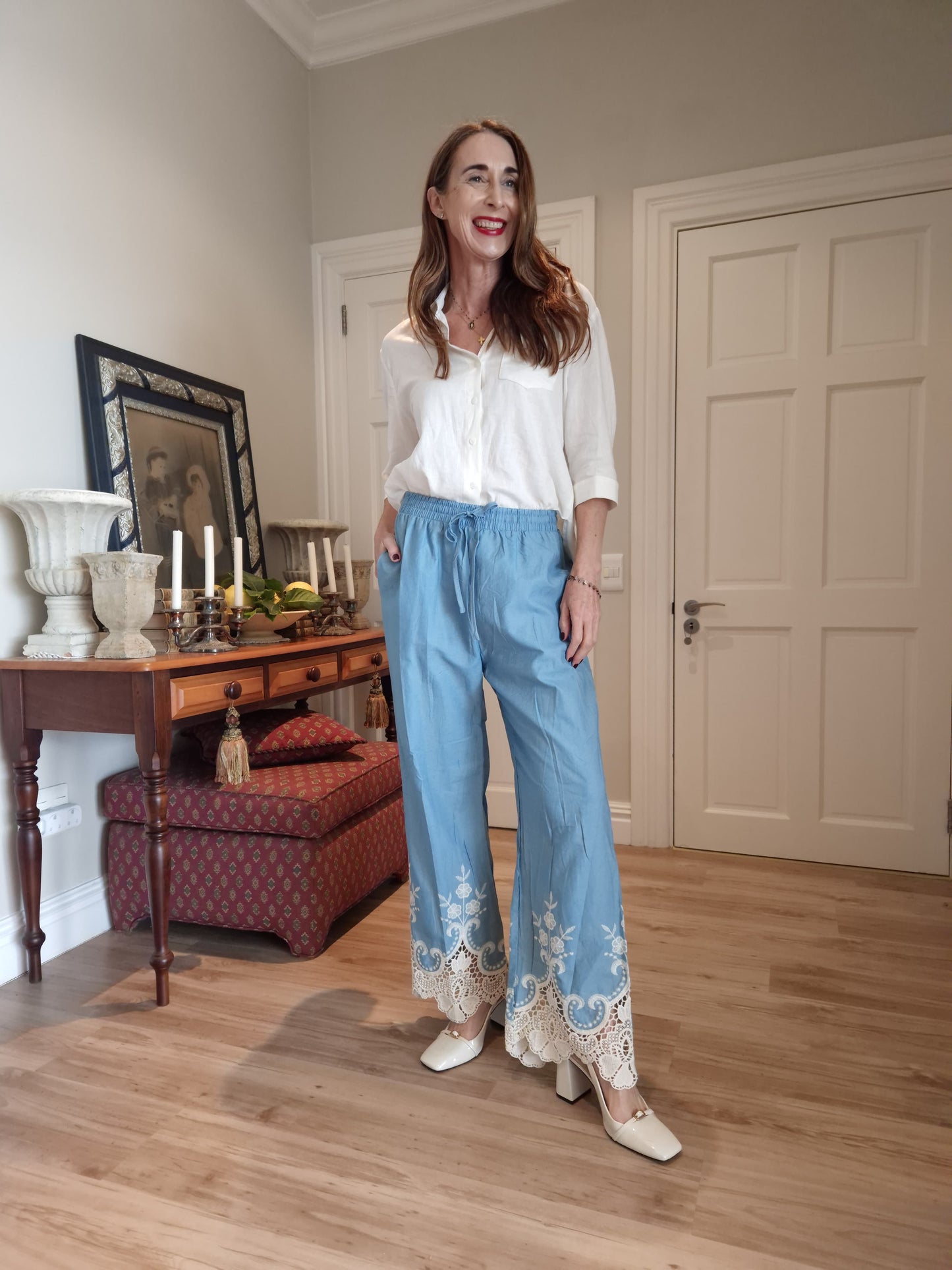 Cotton pant with elasticated waist and side pockets