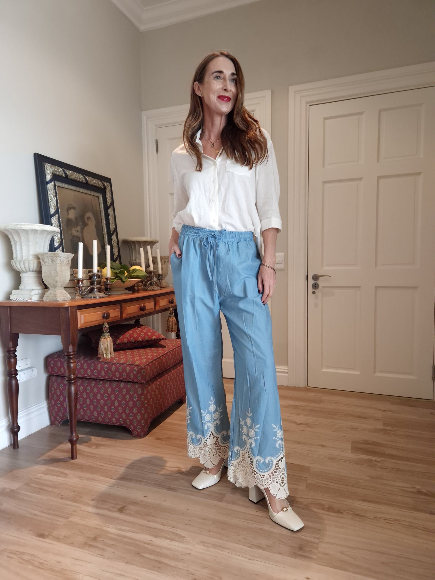 Cotton pant with elasticated waist and side pockets