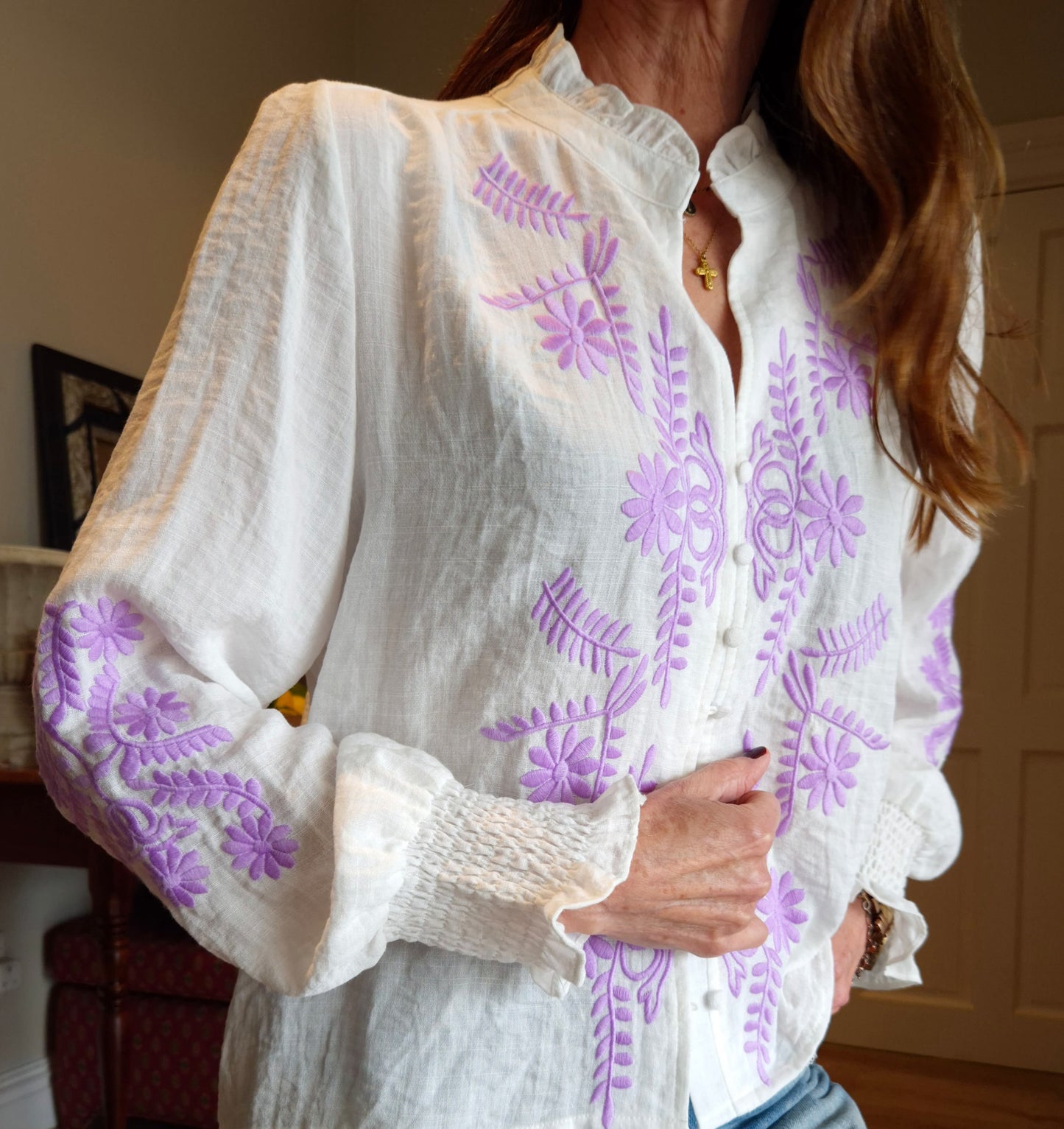 Embroidered blouse with elasticated cuff