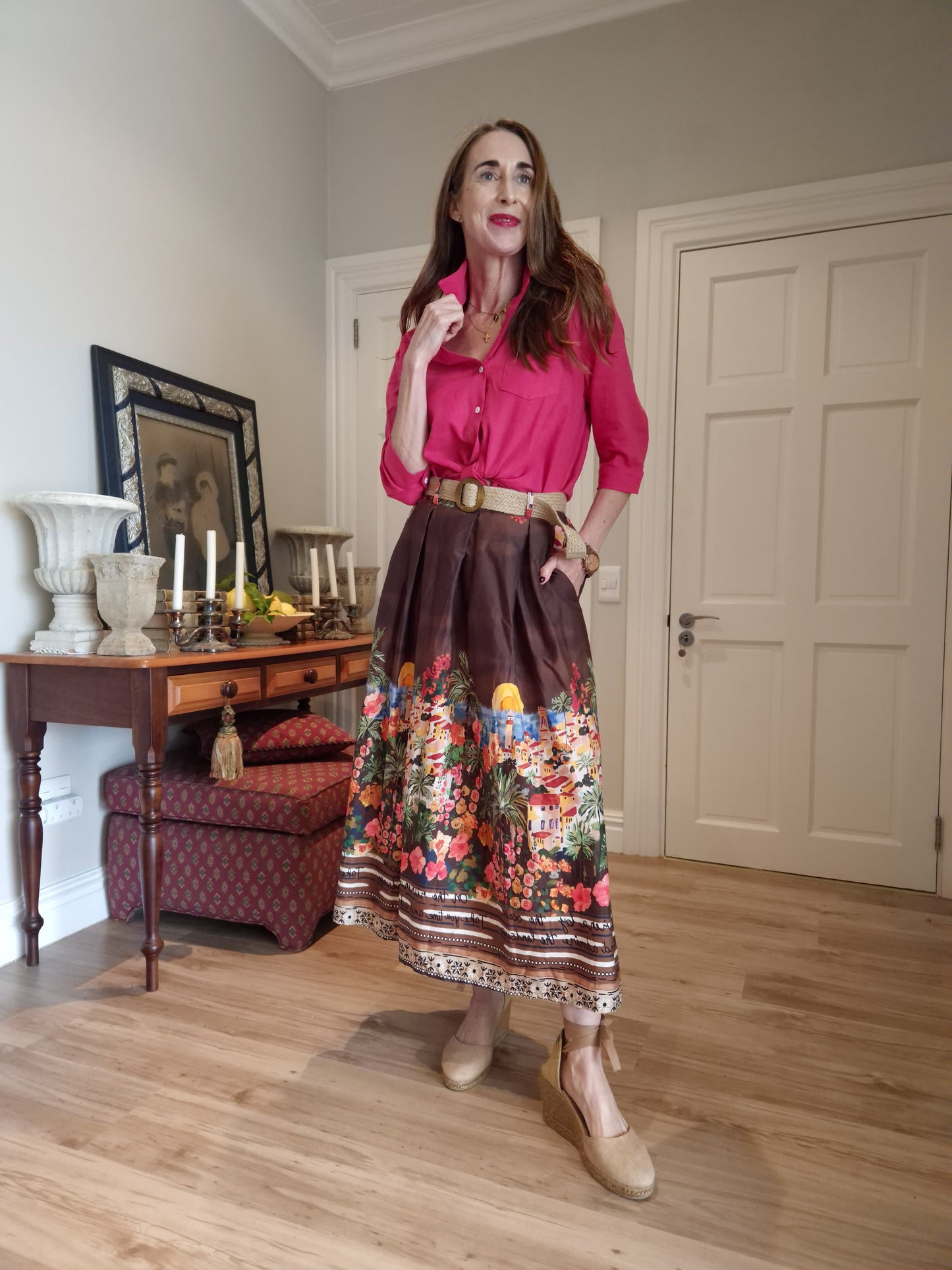 Skirt with elasticated waist at back and side pockets