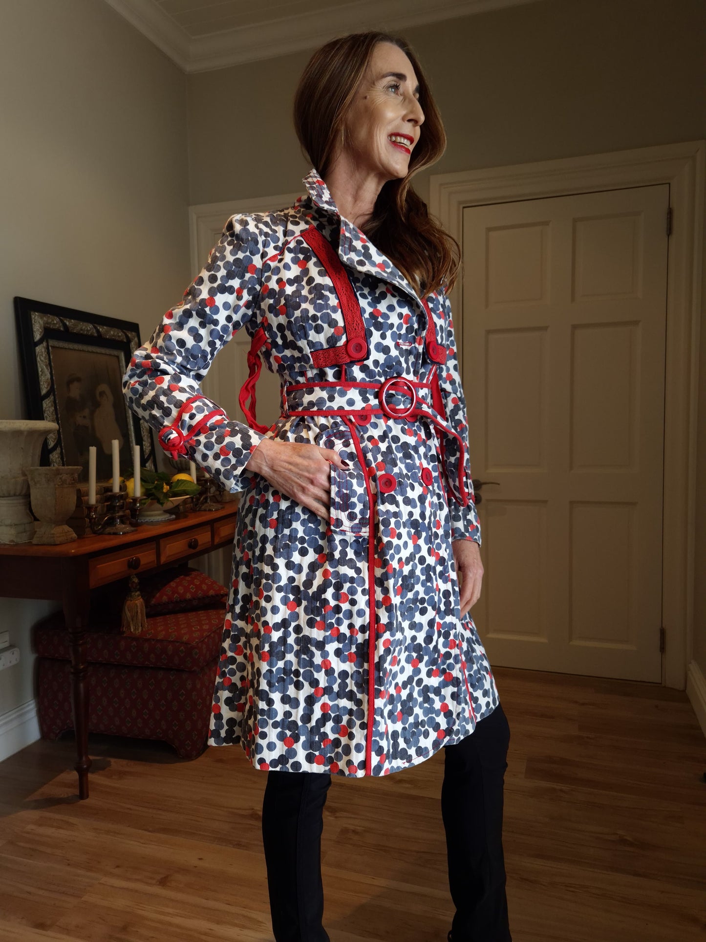 Fully lined cotton coat with belt and pockets