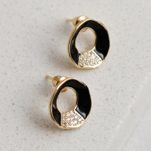 Geometric circle studs black