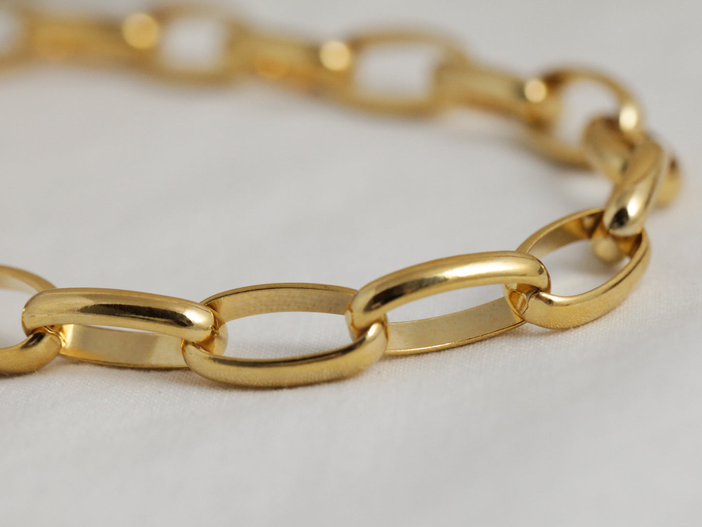 Large link chain bracelet