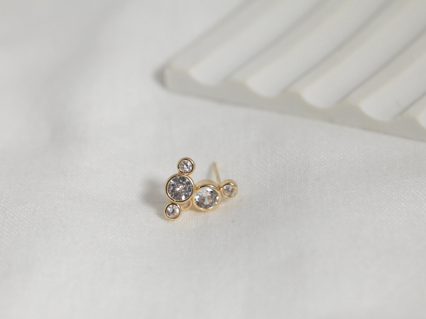 Triple crystal studs