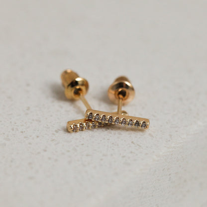 Diamante bar studs