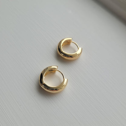 Medium plain gold hoops