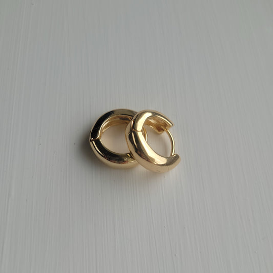 Large plain gold hoops