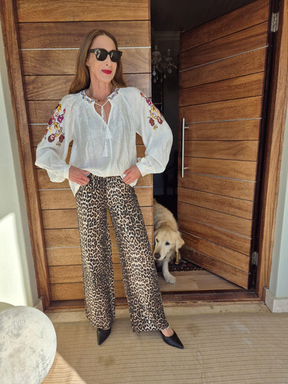 Milk Blouse with Embroidery around Neck & Sleeve