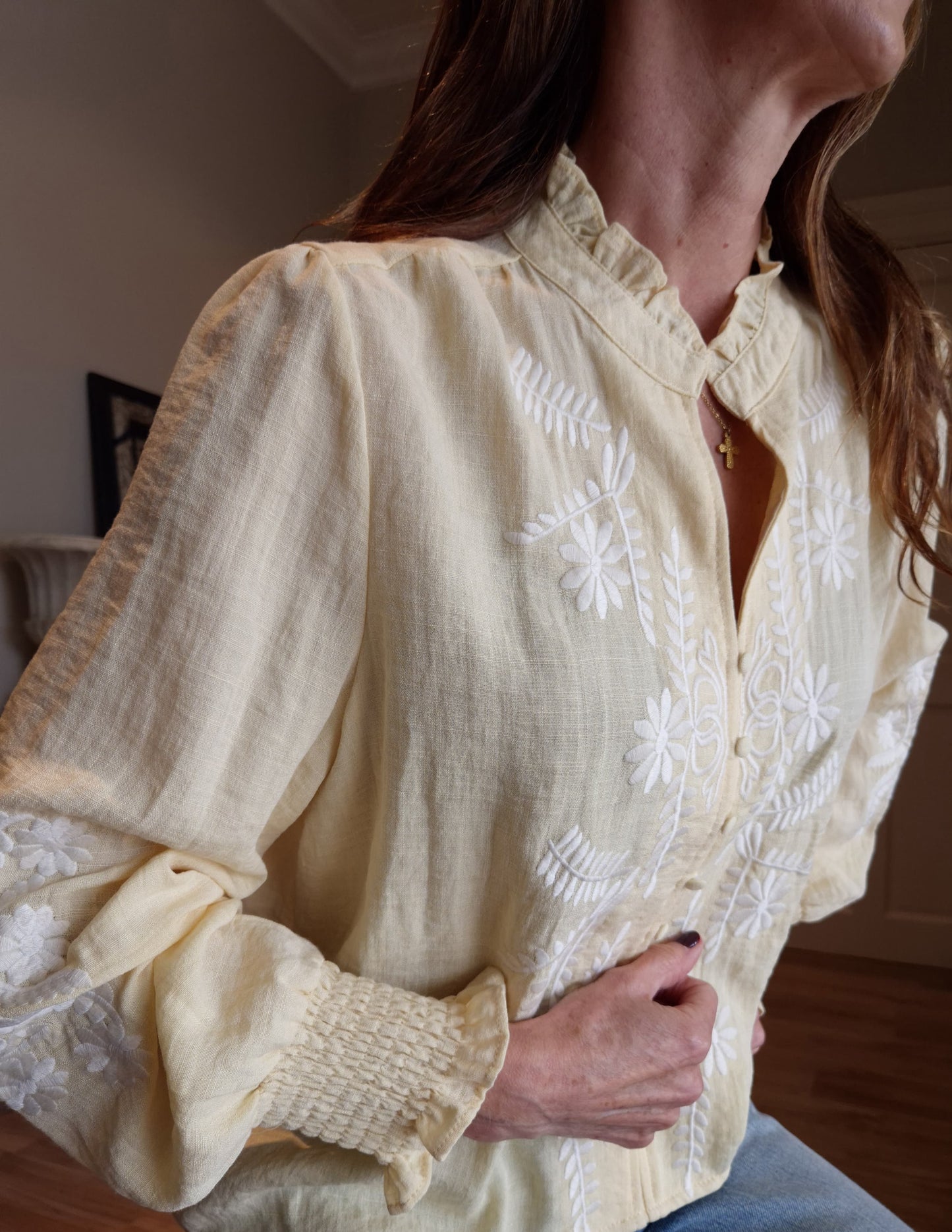 Embroidered blouse with elasticated cuff