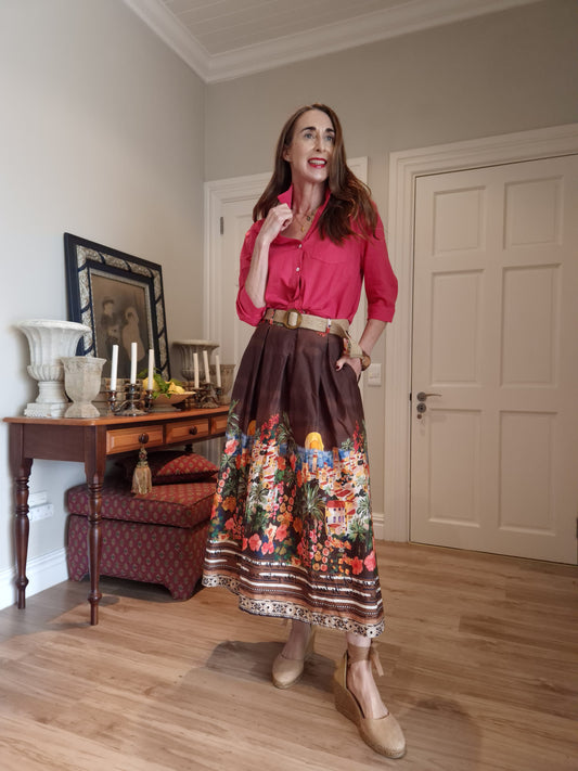 Skirt with elasticated waist at back and side pockets