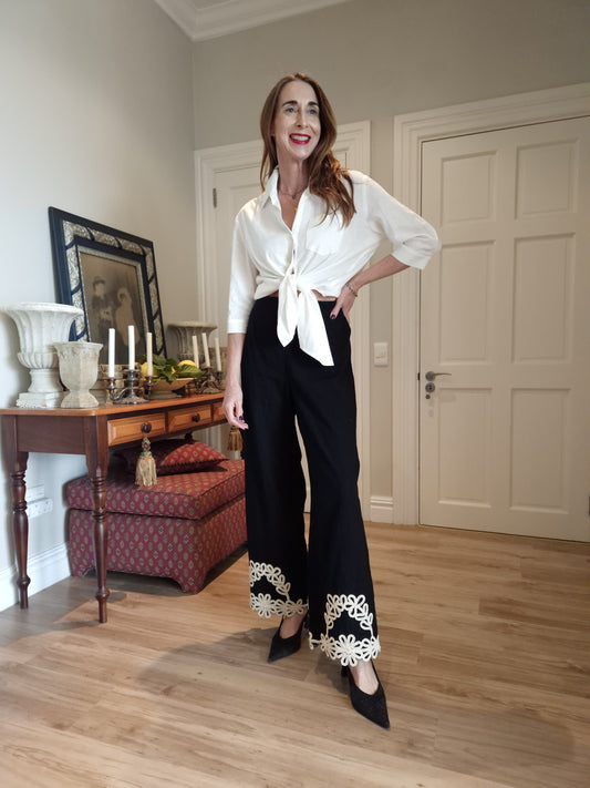 Cotton pant with elastic at the back of the waist