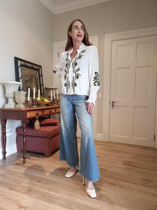 Embroidered blouse with elasticated cuff