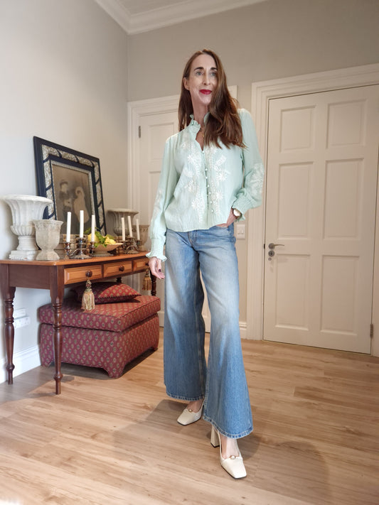 Embroidered blouse with elasticated cuff