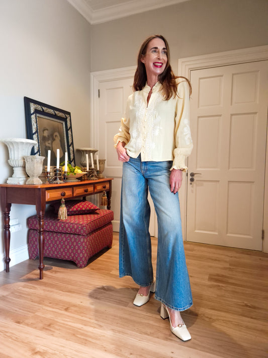 Embroidered blouse with elasticated cuff