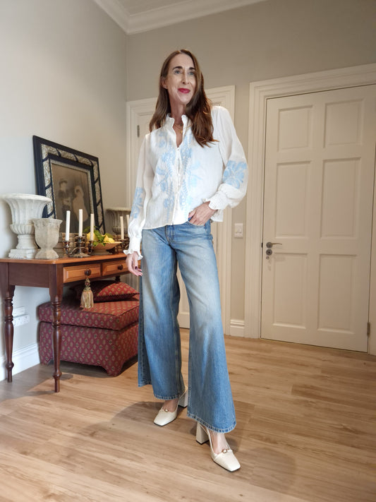Embroidered blouse with elasticated cuff